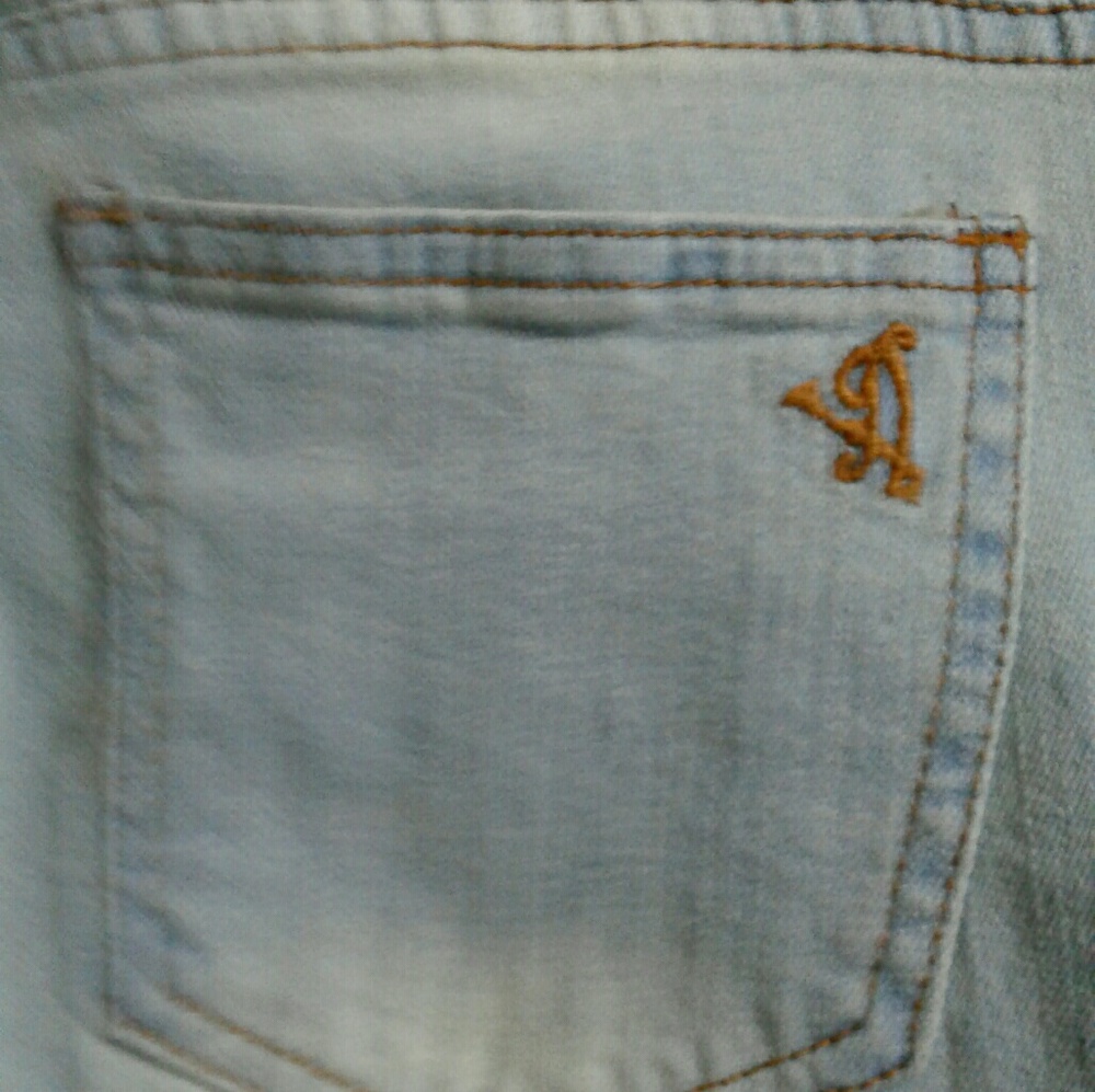 VIP | HP🎈Distressed Knee Blow-Out Jeans - Picture 6 of 7